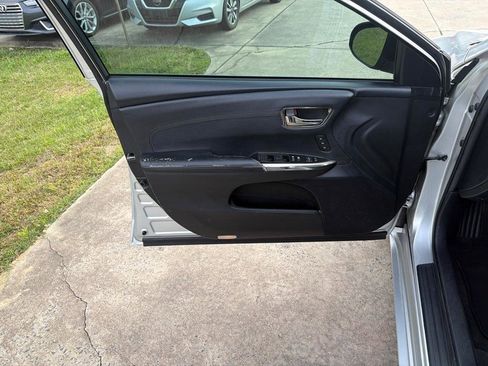 Used 2013 Toyota Avalon XLE Touring FWD image 31
