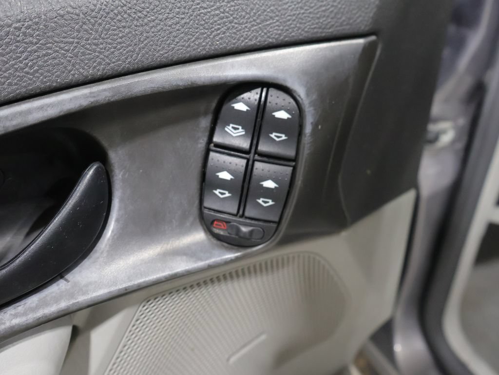Used 2007 Ford Focus S FWD image 12