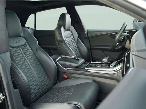 Used 2021 Audi RS Q8 w/ Luxury Package image 32