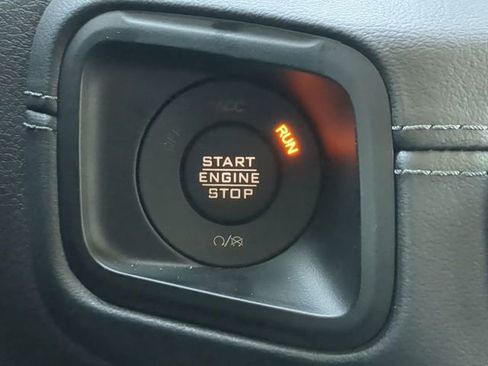 Certified 2024 Jeep Wrangler Unlimited Sahara w/ Technology Group image 35