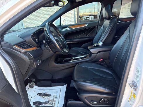 Used 2019 Lincoln MKC Reserve w/ MKC Climate Package image 3