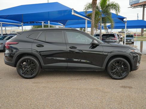 Used 2024 Chevrolet Trax ACTIV w/ Driver Confidence Package image 4