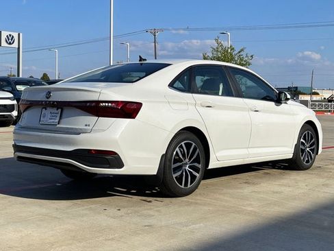 New 2025 Volkswagen Jetta SE image 8