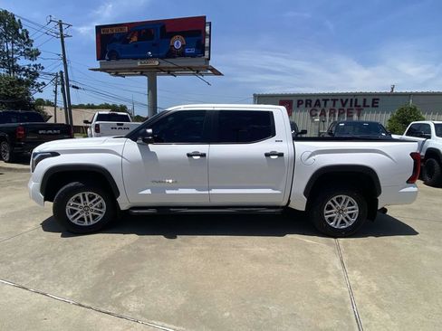 Used 2025 Toyota Tundra SR5 w/ SR5 Convenience Package AWD/4WD image 39