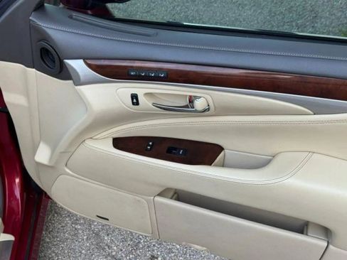 Used 2013 Lexus LS 460 L w/ Ultra Luxury Pkg AWD/4WD image 27