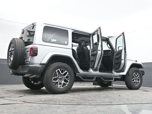 Used 2024 Jeep Wrangler Sahara image 67
