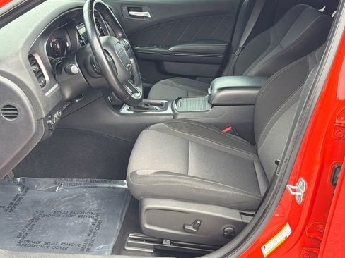 Used 2022 Dodge Charger SXT w/ Blacktop Package RWD image 9