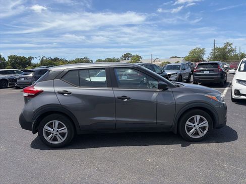 Used 2020 Nissan Kicks S image 8