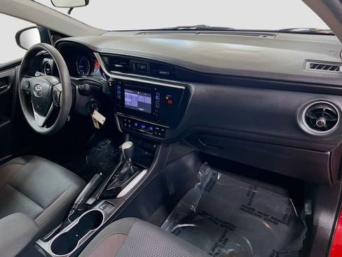 Used 2019 Toyota Corolla LE image 26