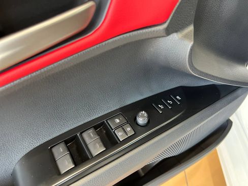New 2026 Toyota Camry Hybrid FWD image 9