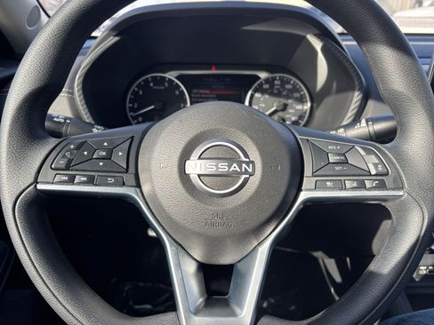 Used 2025 Nissan Sentra SV image 25