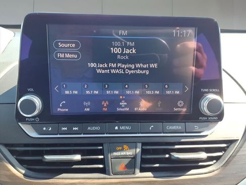 Used 2024 Nissan Altima 2.5 SV image 18