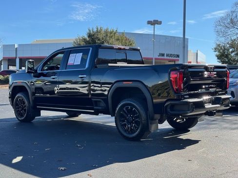 Used 2022 GMC Sierra 2500 Denali w/ Denali Black Diamond Edition image 8