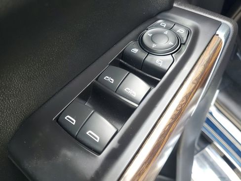 Used 2021 Chevrolet Silverado 1500 High Country image 17