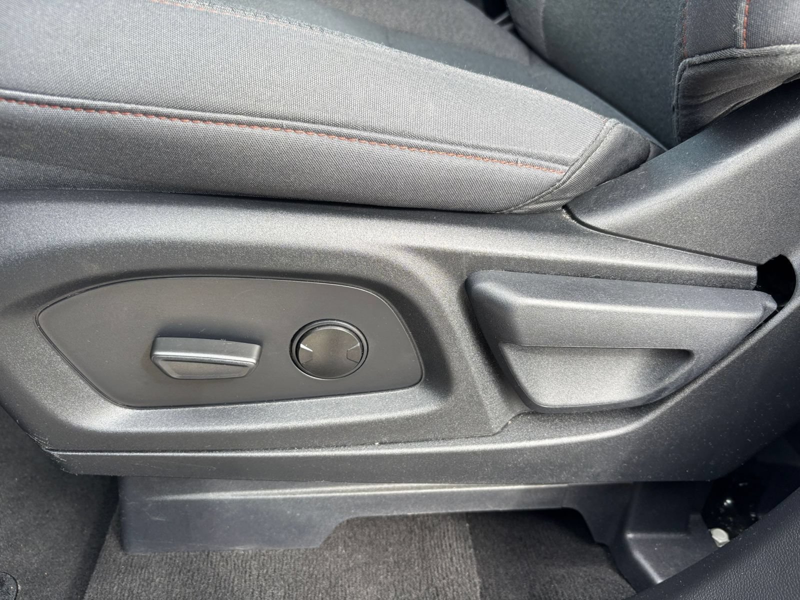 Used 2026 Ford Explorer Active RWD image 22