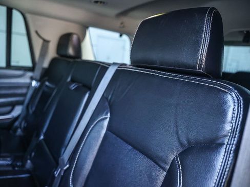 Used 2018 GMC Yukon SLE image 24