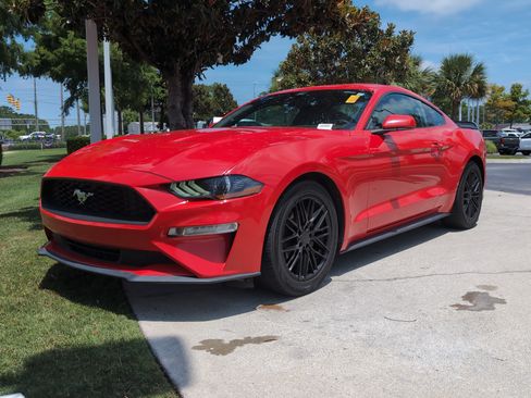 Used 2021 Ford Mustang Premium RWD image 5