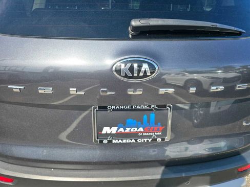 Used 2021 Kia Telluride LX image 5