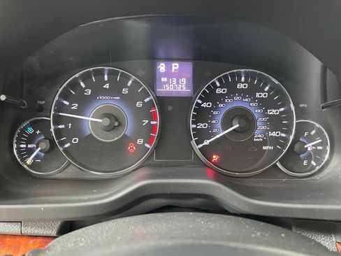 Used 2011 Subaru Outback 2.5i Limited w/ PWR Moonroof Pkg AWD/4WD image 5
