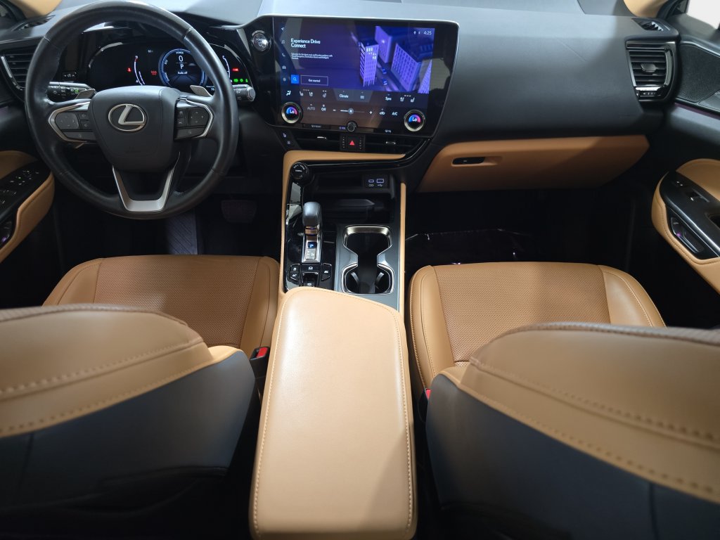 Used 2024 Lexus NX 350h AWD w/ Vision Package image 10