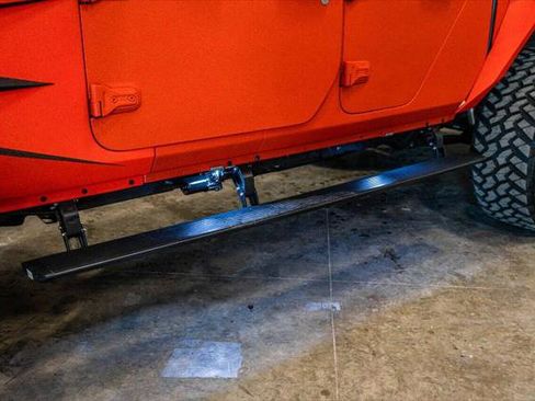 Used 2023 Jeep Gladiator Sport image 17