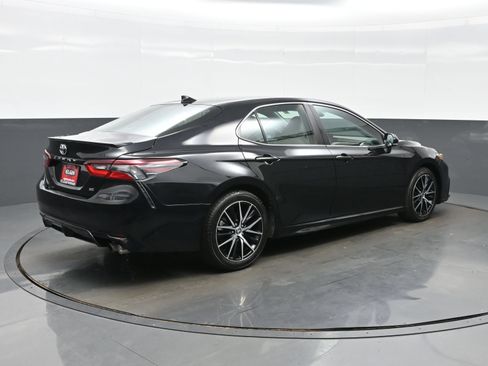 Used 2024 Toyota Camry SE w/ Audio Upgrade Package FWD image 6