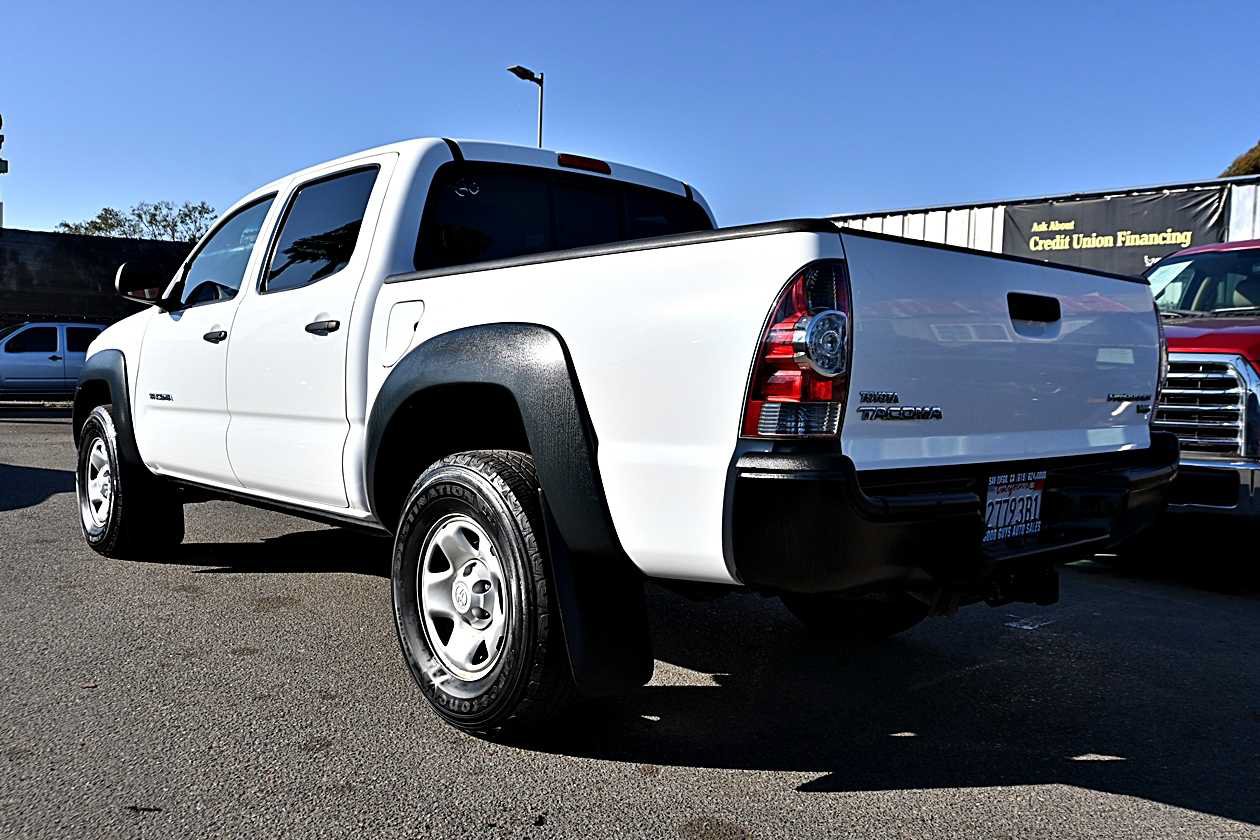 Used 2011 Toyota Tacoma PreRunner w/ Towing Pkg RWD image 5