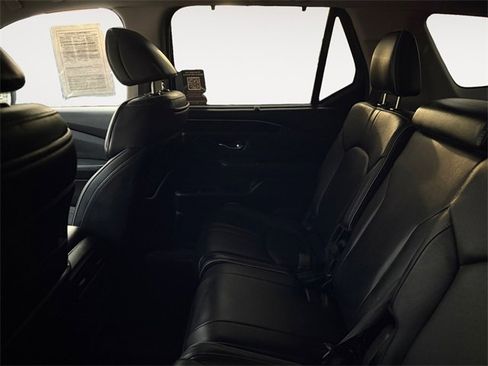 Used 2023 Honda Pilot Elite image 9