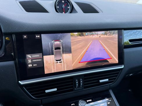 Used 2019 Porsche Cayenne image 21