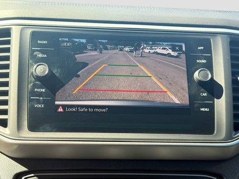 Used 2021 Volkswagen Atlas SE image 32