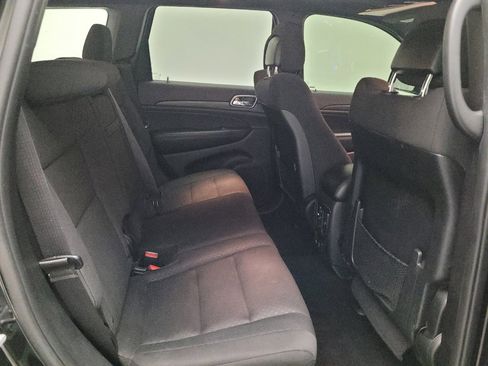 Used 2019 Jeep Grand Cherokee Laredo image 19