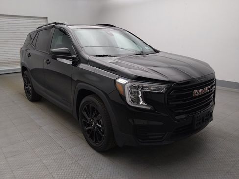 Used 2023 GMC Terrain SLE w/ Elevation Edition FWD image 13