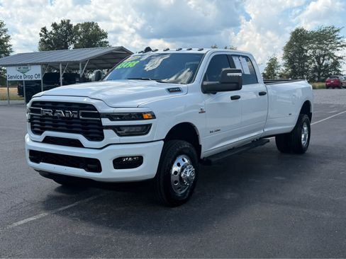 Used 2025 RAM 3500 Big Horn AWD/4WD image 3