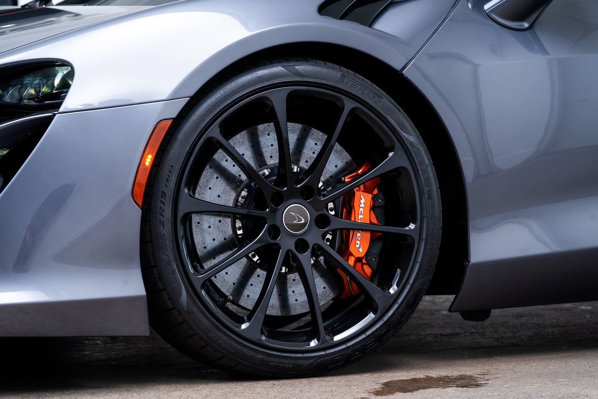 Used 2024 McLaren Artura RWD image 6