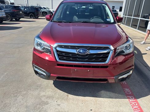Used 2018 Subaru Forester 2.5i Touring w/ Popular Package #2 AWD/4WD image 3