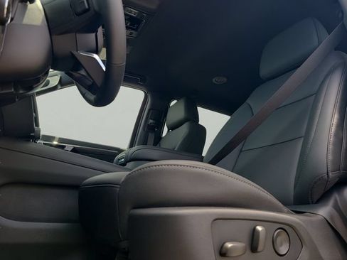 New 2026 Chevrolet Suburban LT w/ Comfort Package RWD image 25