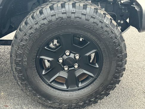 Used 2020 Jeep Gladiator Mojave w/ Cold Weather Group AWD/4WD image 9