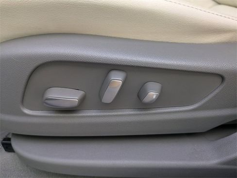 Used 2023 Cadillac XT6 Premium Luxury image 25