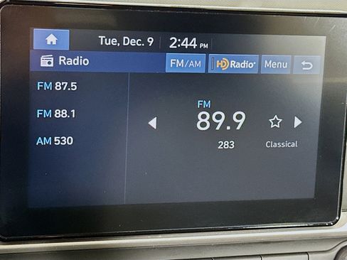 Used 2024 Hyundai Venue SEL image 21