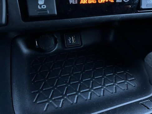 Used 2025 Toyota RAV4 XLE image 25