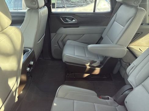 Certified 2022 GMC Yukon SLT w/ SLT Luxury Package image 9