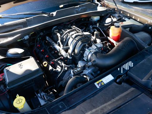 Used 2014 Dodge Challenger R/T image 47