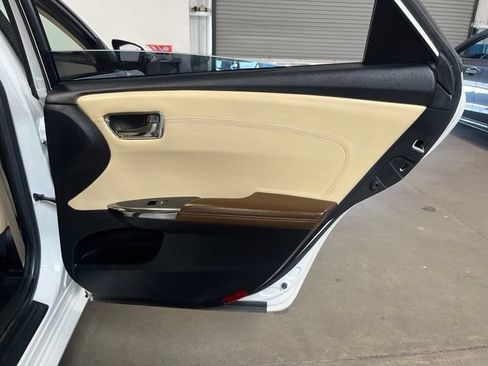 Used 2015 Toyota Avalon XLE Touring FWD image 15