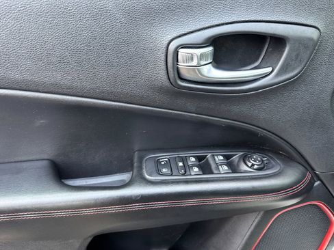 Used 2019 Jeep Compass Trailhawk AWD/4WD image 15