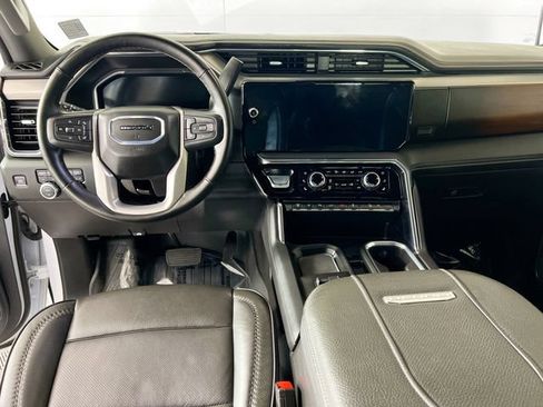 Used 2025 GMC Sierra 3500 Denali AWD/4WD image 24