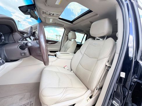 Used 2017 Cadillac Escalade Premium Luxury AWD/4WD image 19