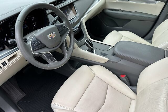 Used 2019 Cadillac XT5 Luxury AWD/4WD image 10
