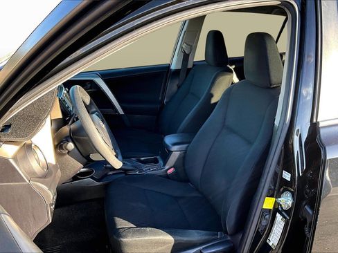 Used 2014 Toyota RAV4 LE image 23