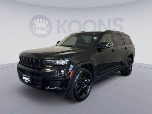 Used 2023 Jeep Grand Cherokee L Laredo AWD/4WD image 1