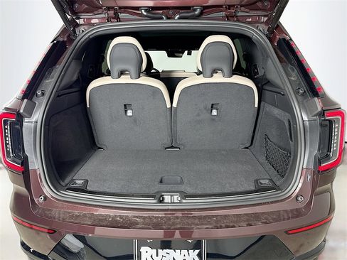 New 2025 Volvo EX90 Plus image 27